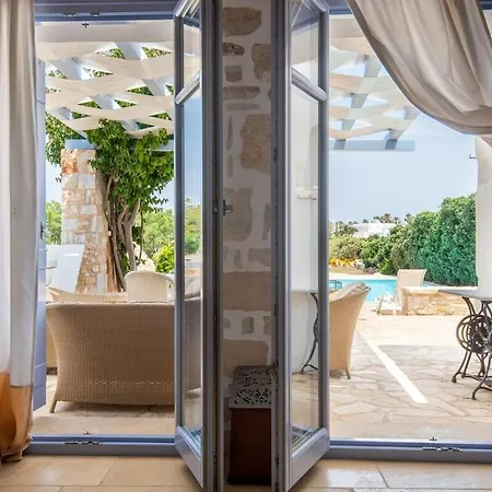 Persephone Livadia (Paros)