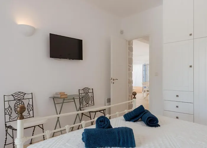 Persephone Holiday home